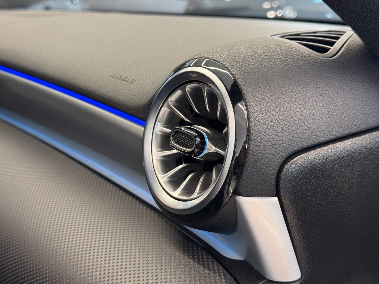 Mercedes-Benz A 200 AMG Line - Samsaru's Car Outlet