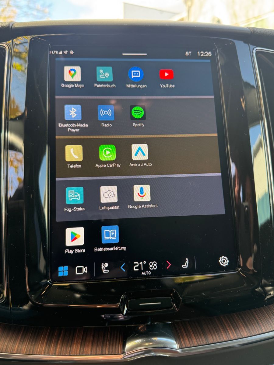 Volvo XC60 B4 PLUS DARK +PANO+GOOGLE+AHK+STANDHZG+1.HD