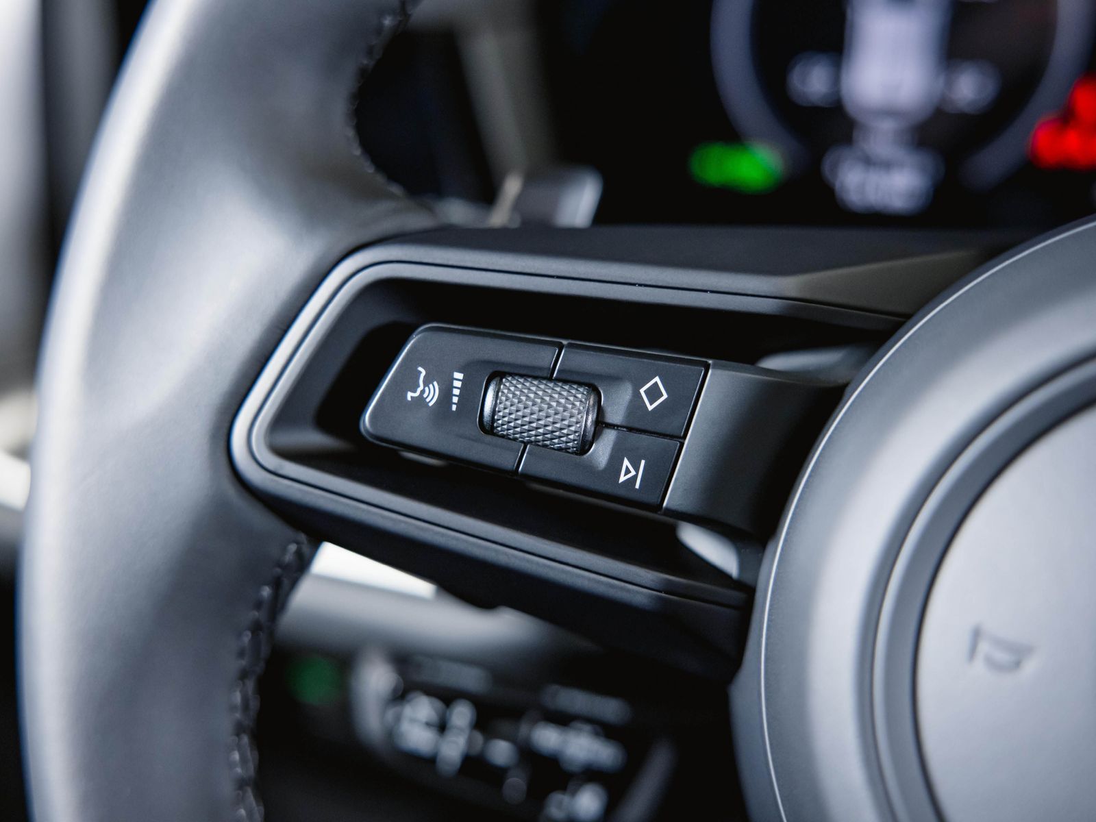 Porsche Cayenne E-Hybrid Sportabgasanlage Sportlenkrad