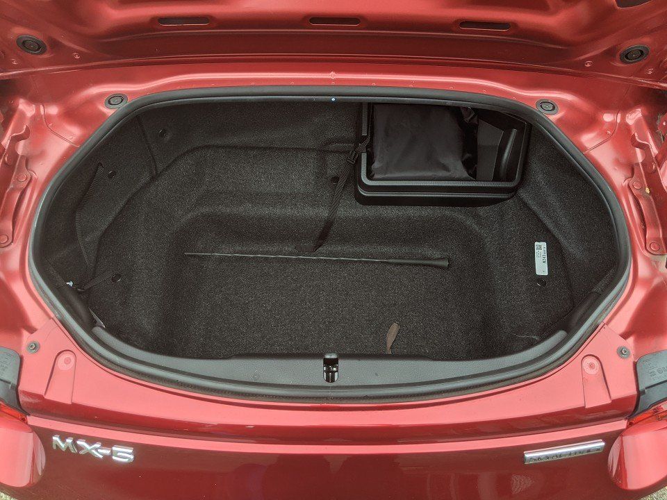 Mazda MX-5 1.5L SKYACTIV-G 132PS 6MT RWD EXKLUSIVE-LIN