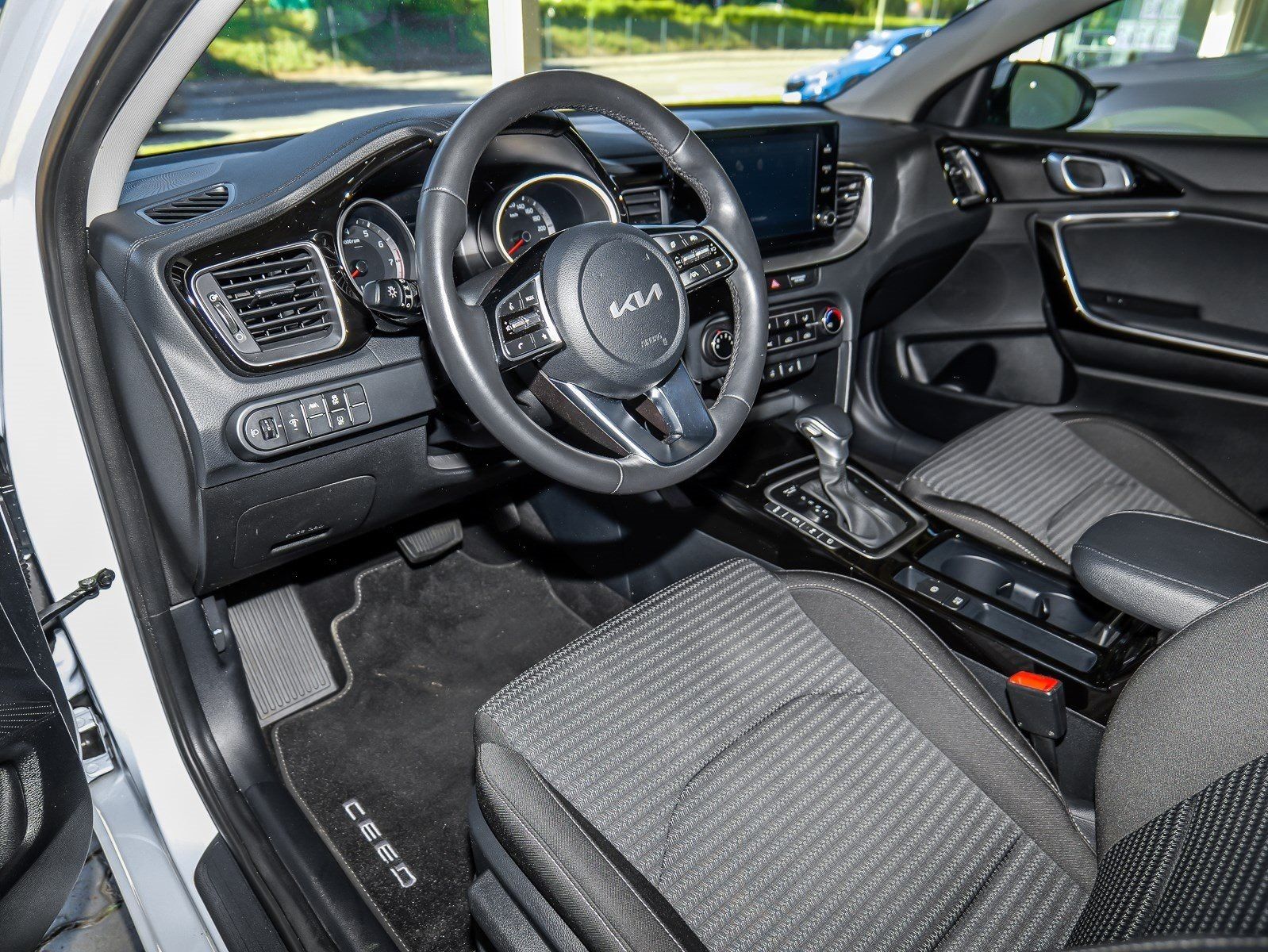 Kia Ceed Sportswagon Vision - Samsaru's Car Outlet