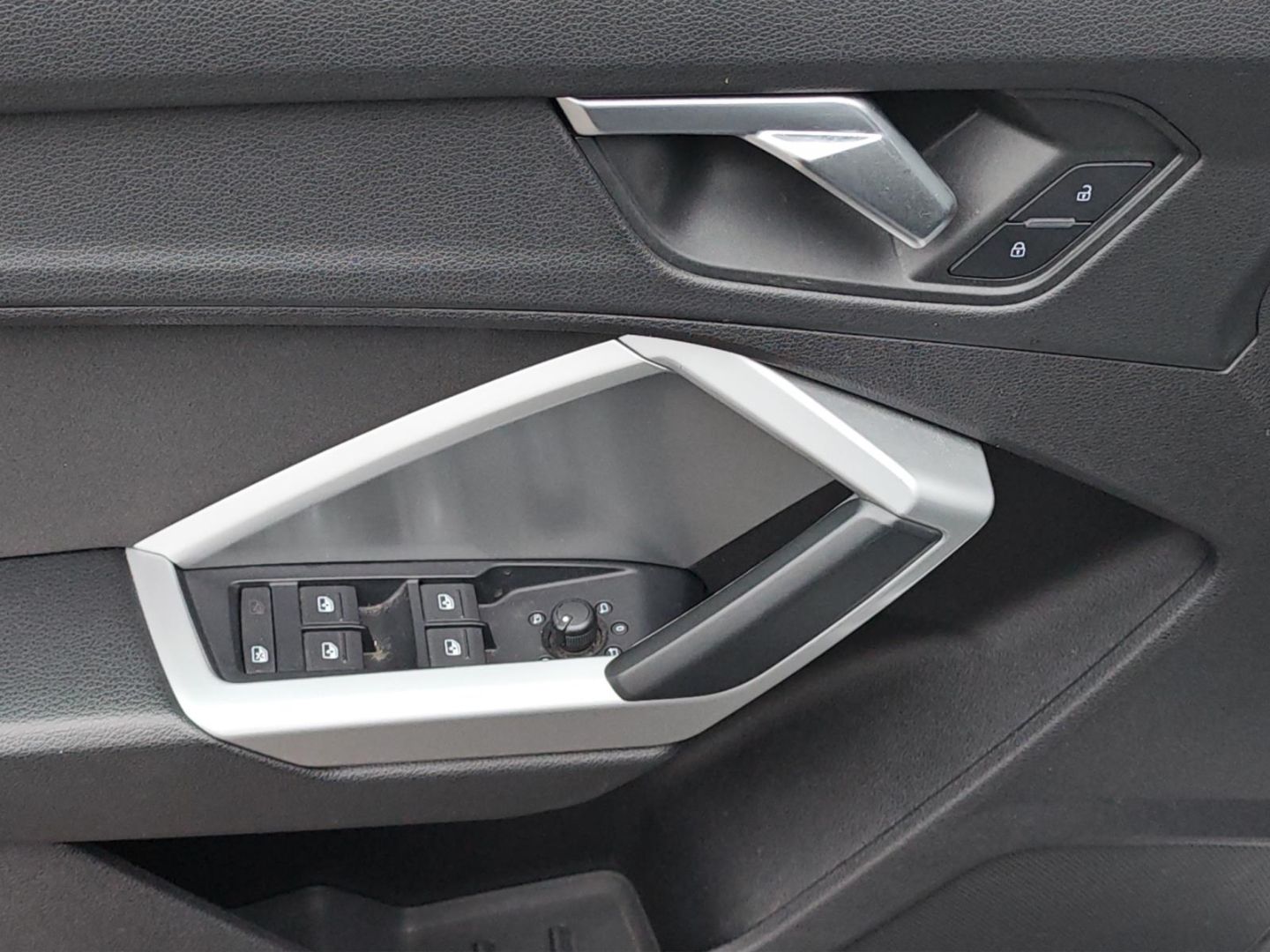 Audi Q3 35 TFSI advanced AHK ACC Apple CarPlay Androi