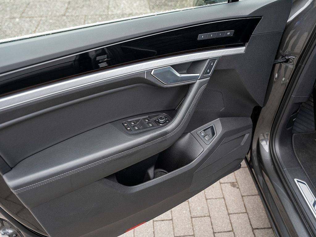 Volkswagen Touareg 3.0 V6 TSI eHybrid Elegance 4M - Samsaru's Car Outlet