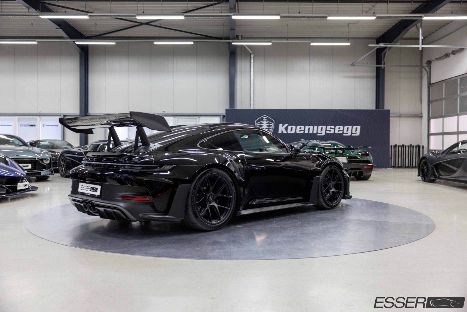 Porsche 992 GT3 RS - Samsaru's Car Outlet