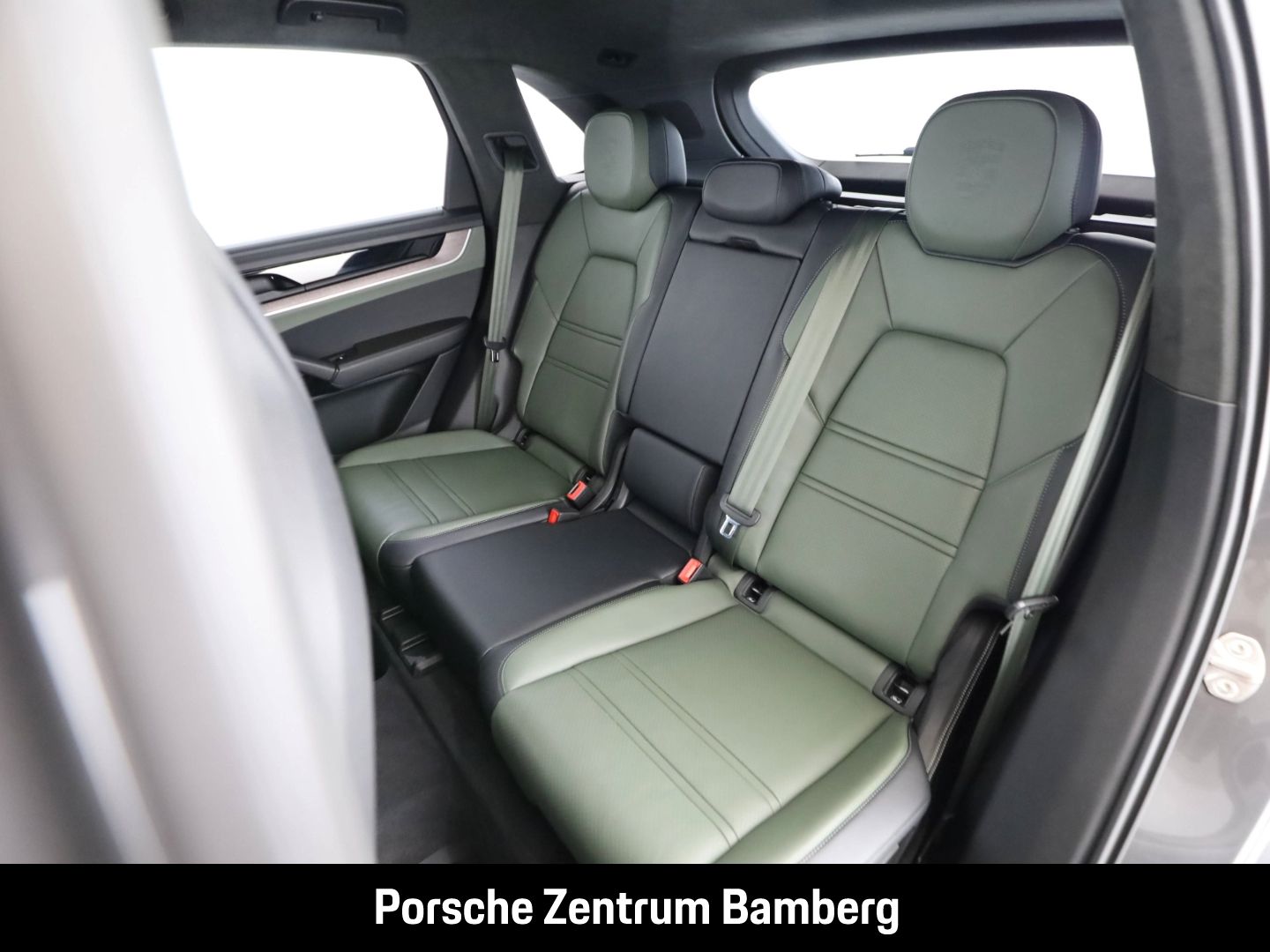 Porsche Cayenne E-Hybrid/ Inno-Drive/ Burmester/ Sport D