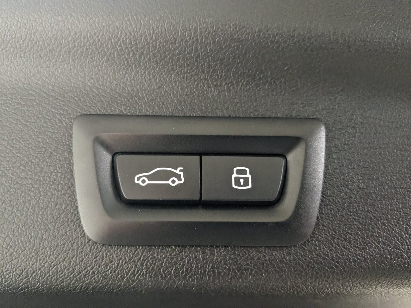 BMW X1 xDrive20d - Samsaru's Car Outlet