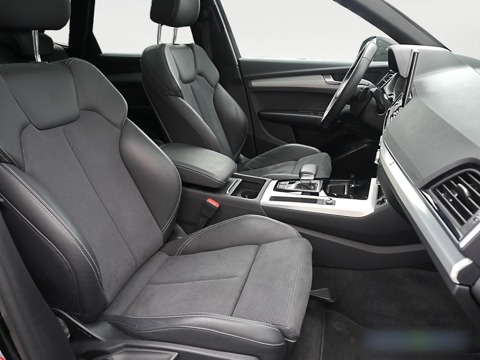 Audi Q5 40 TDI quattro S line - Samsaru's Car Outlet