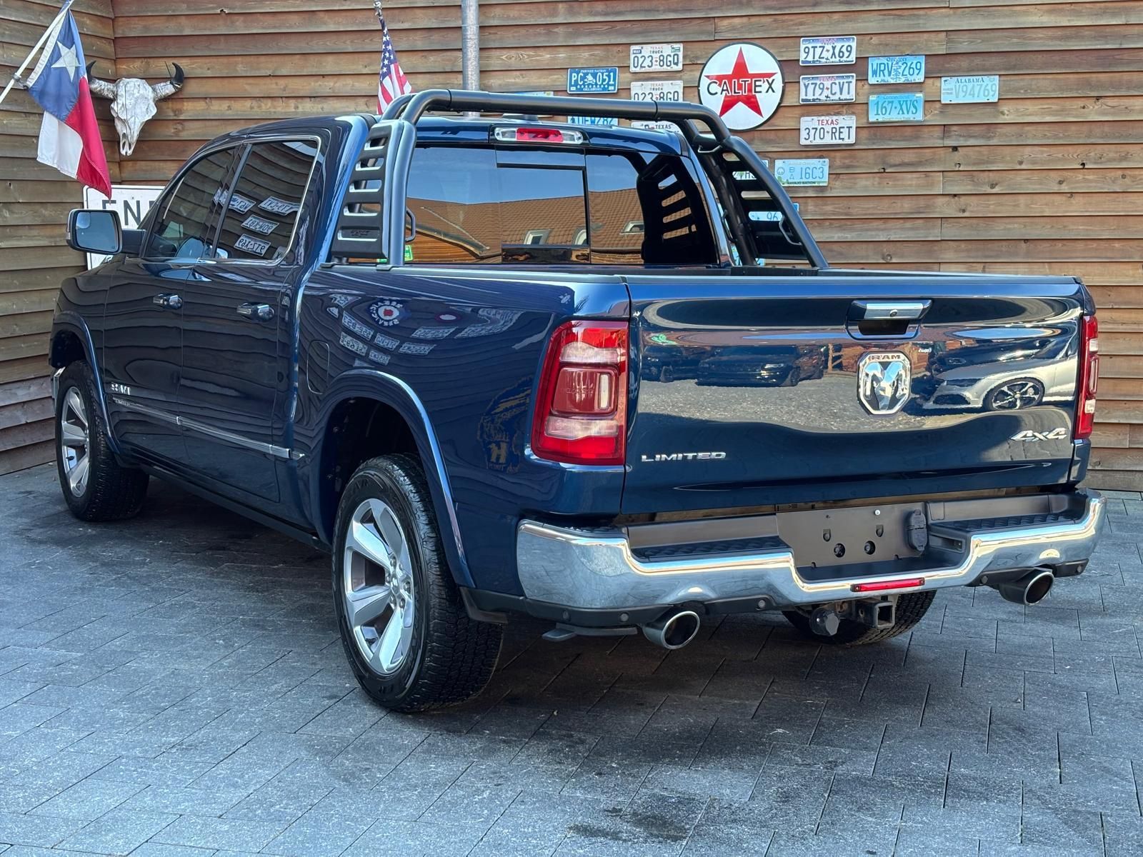 Dodge RAM 1500 5,7 Limited 360° 12´´ Navi H&K AHK