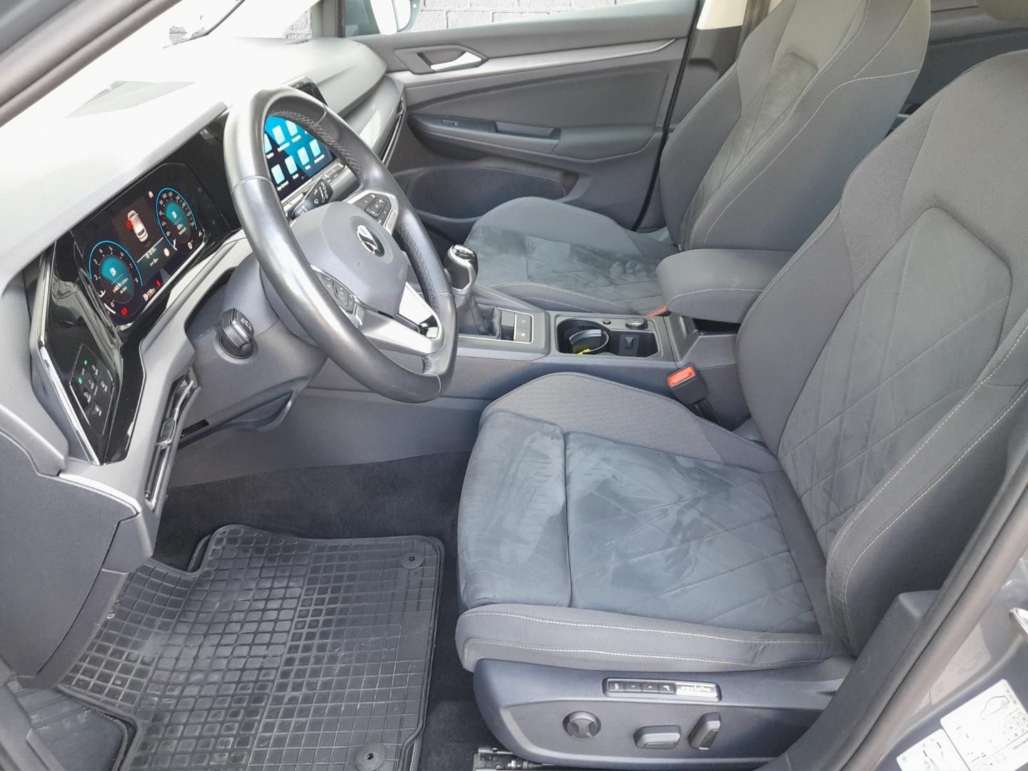 Volkswagen Golf Style VIII 1.5 TSI - Samsaru's Car Outlet