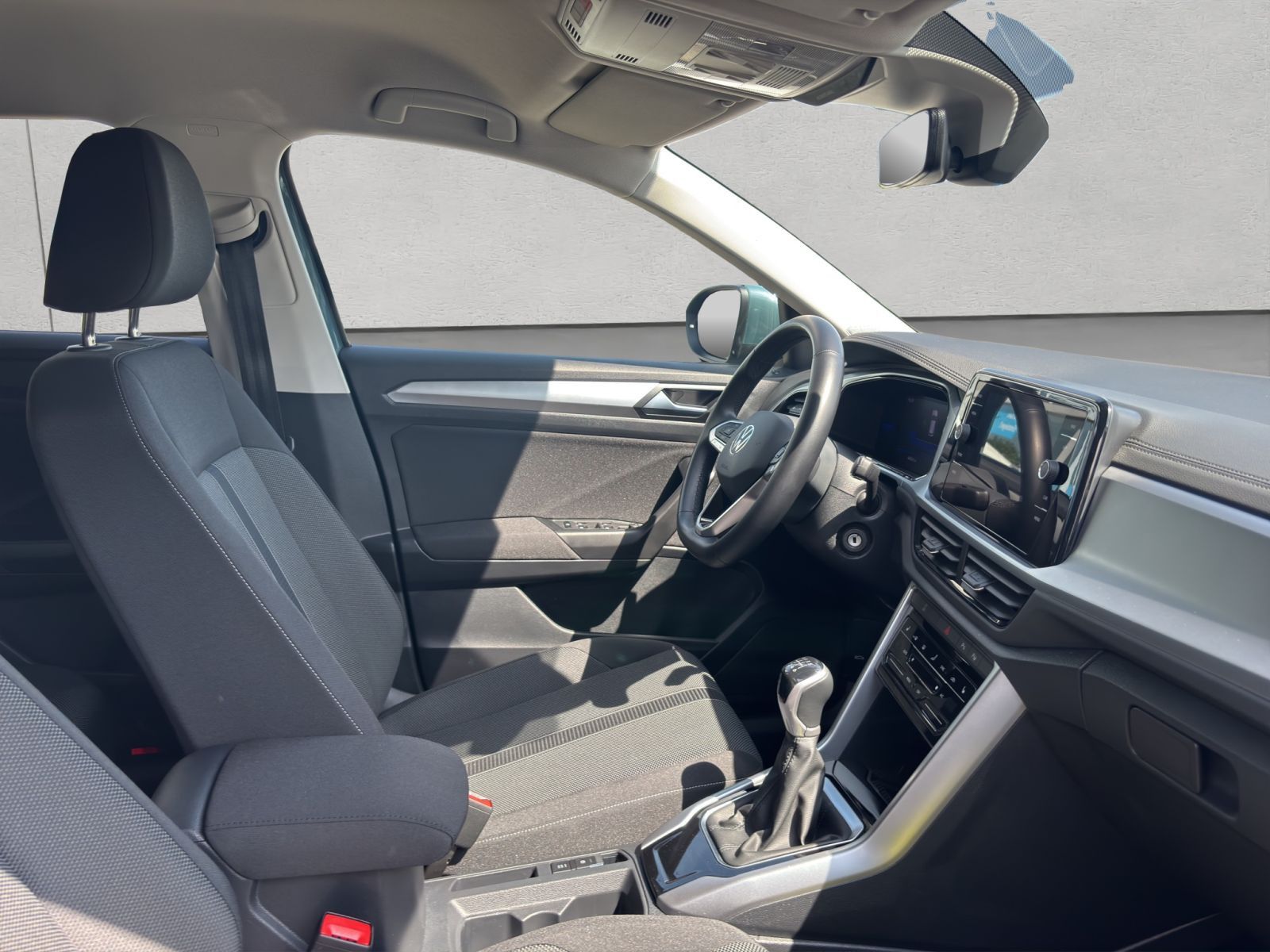 Volkswagen T-ROC Life 2.0 TDI - Samsaru's Car Outlet