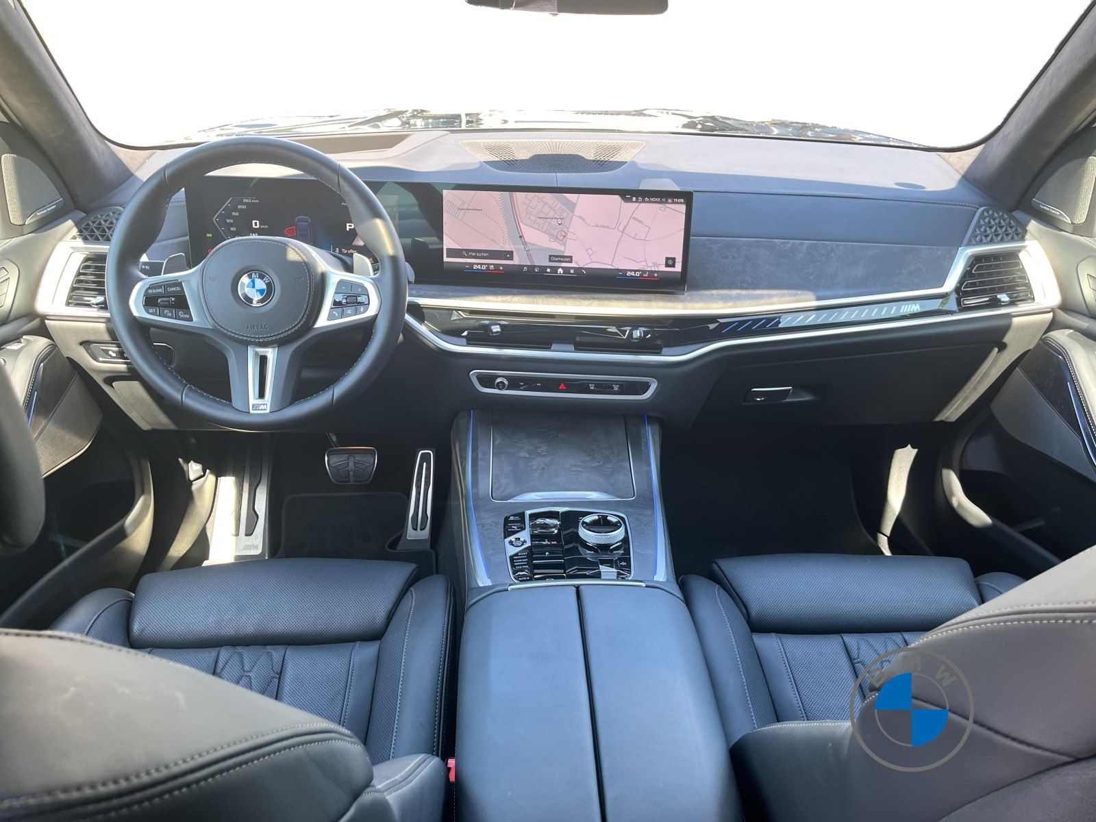 BMW X7 M60i xDrive Autobahnas Pano Sky AHK Sthzg H/K