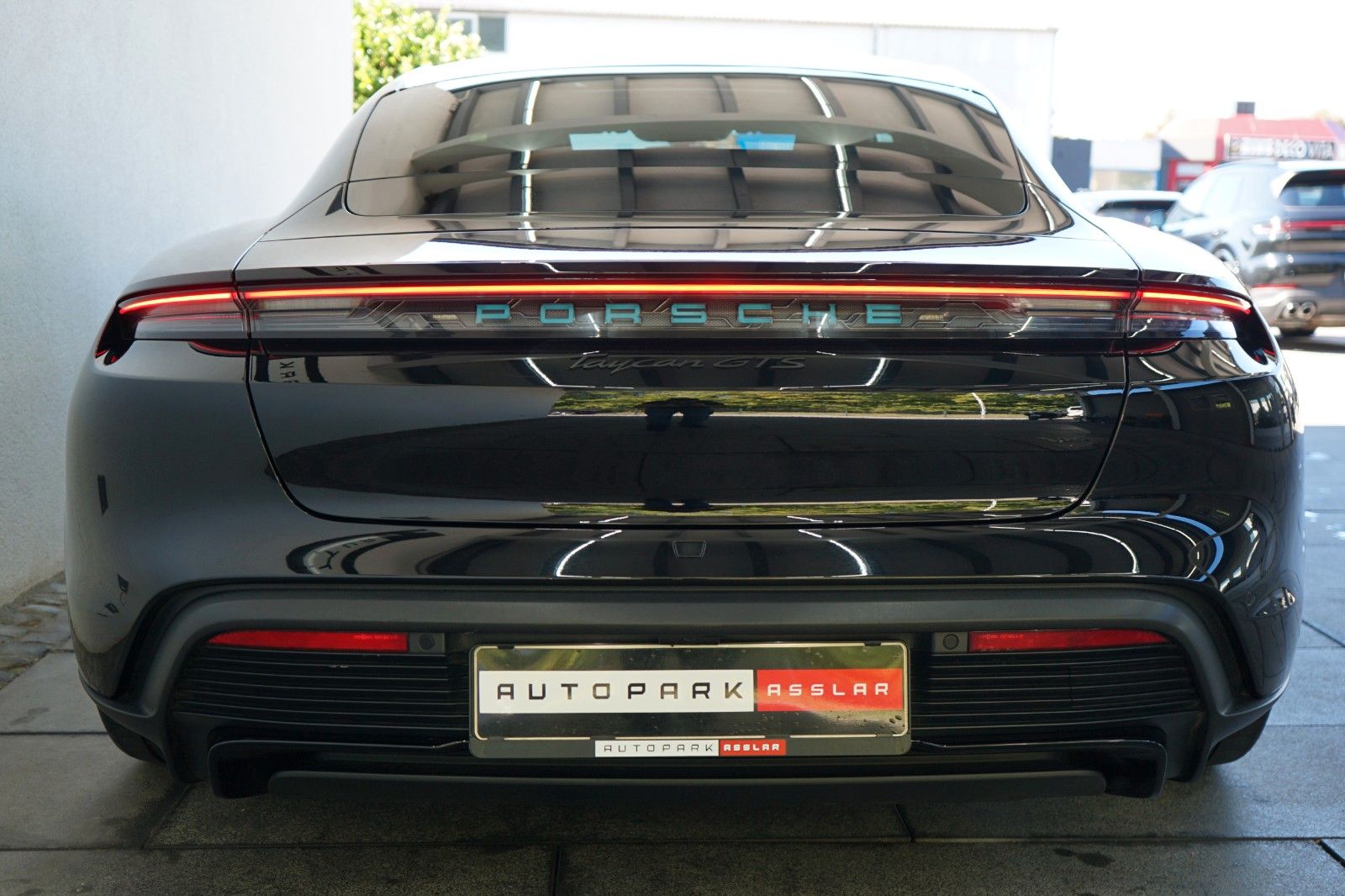 Porsche Taycan GTS BLACK/PANO/P-DISPLAY/MATRIX/360°/21z