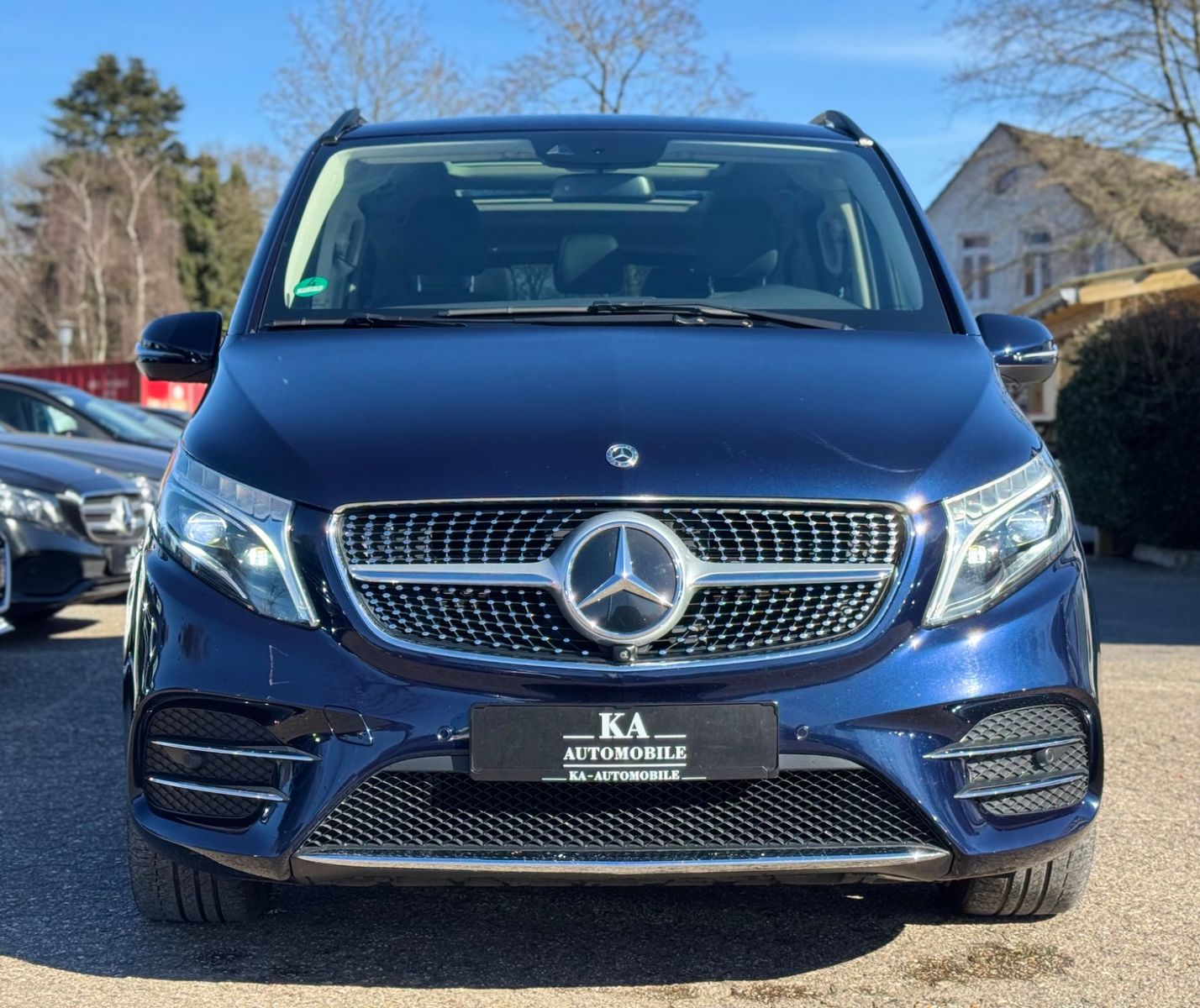 Mercedes-Benz V 300 d Exclusive - Samsaru's Car Outlet