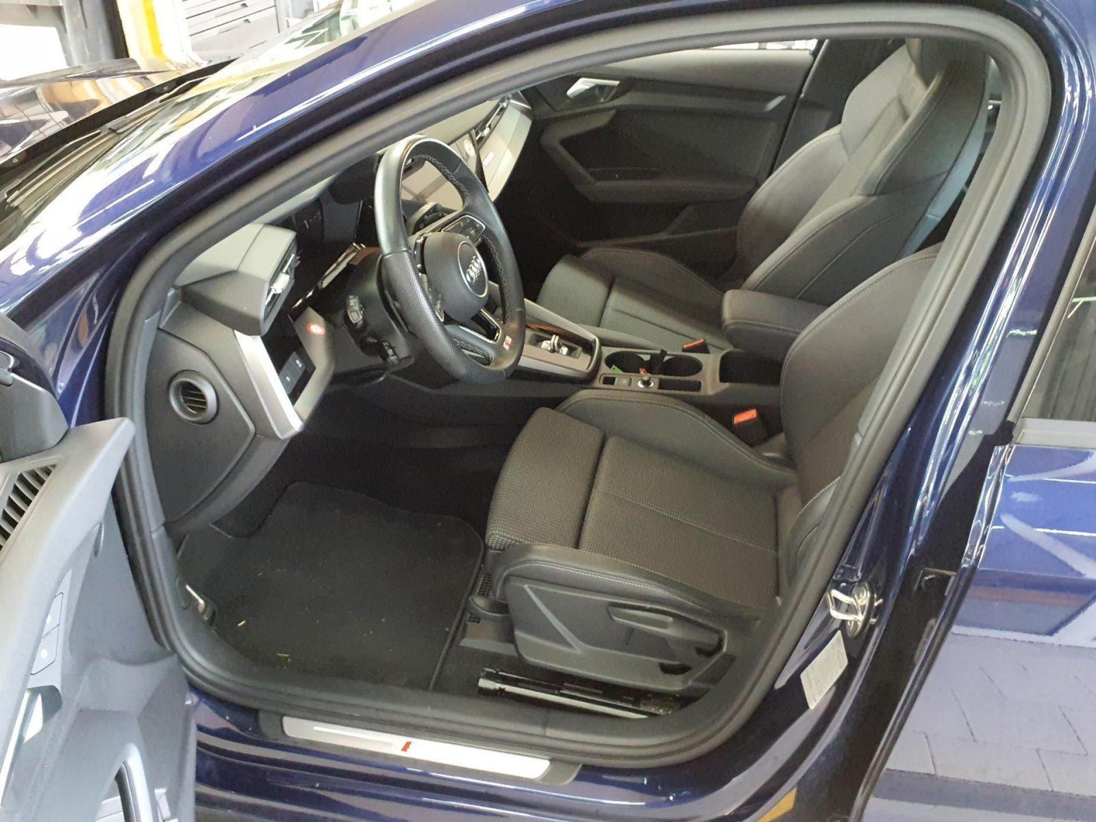 Audi A3 Sportback 30 TFSI LED Navi PDC+ Teilleder