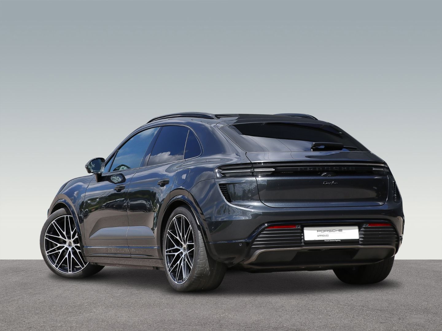 Porsche Macan Turbo Burmester InnoDrive HA-Lenkung