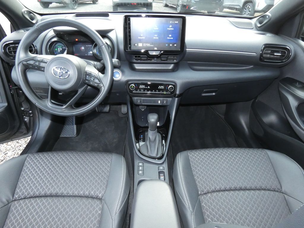 Toyota Yaris 1,5 Hybrid Style*LED+Navi+SHZ+PDC+Headup
