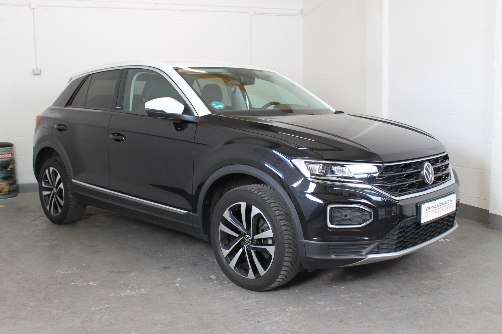 Volkswagen T-Roc United - Samsaru's Car Outlet