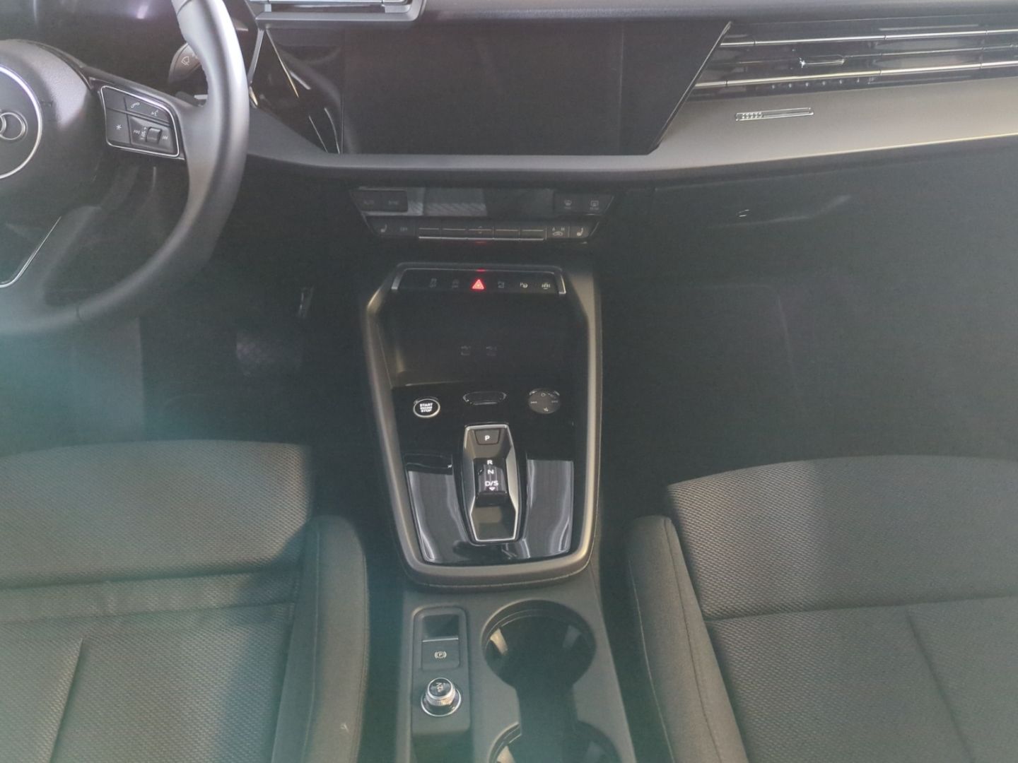 Audi A3 Limousine 30 TFSI S tronic advanced - Samsaru's Car Outlet