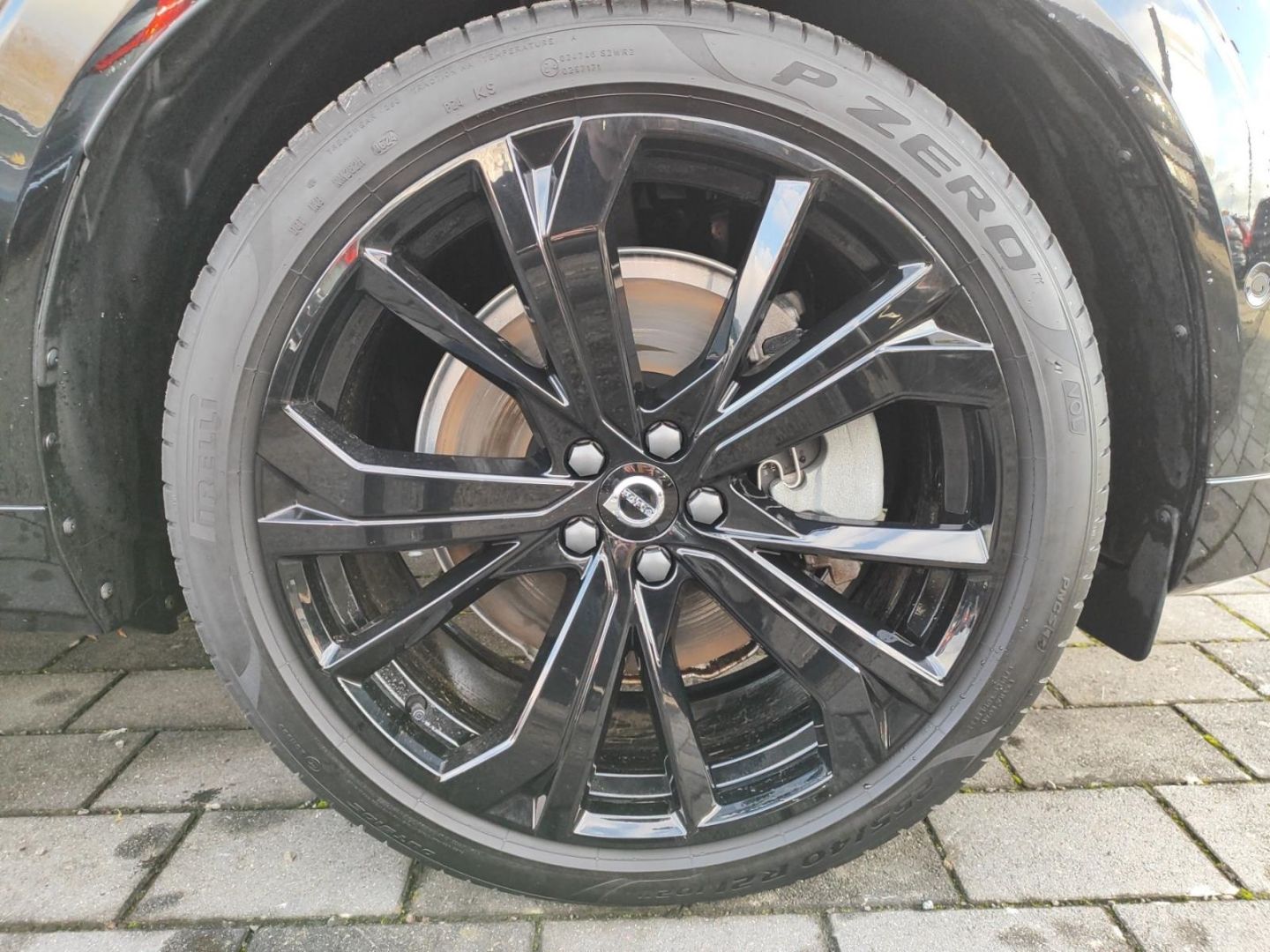 Volvo XC60 T8 Ultra Black Edition Recharge Plug-In Hyb