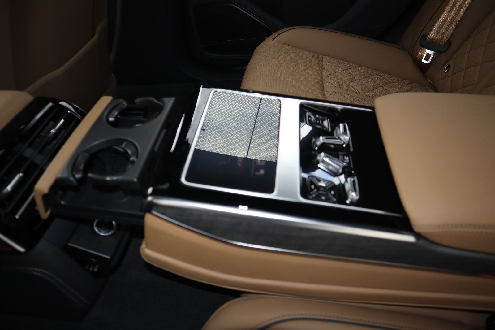 Audi A8 55 TFSI exclusive - Samsaru's Car Outlet
