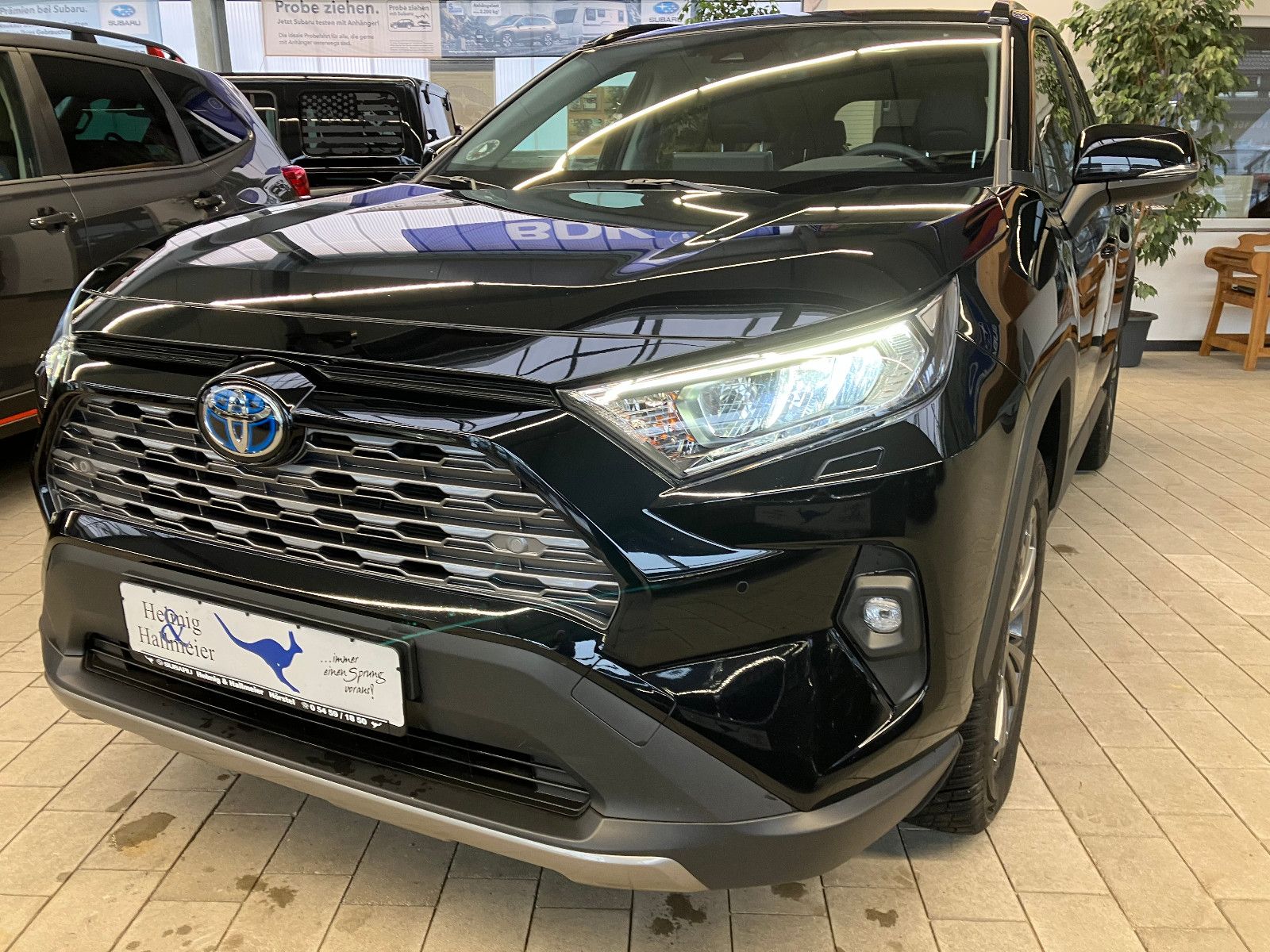Toyota RAV 4 2.5 Hybrid Business Edition - Samsaru's Car Outlet