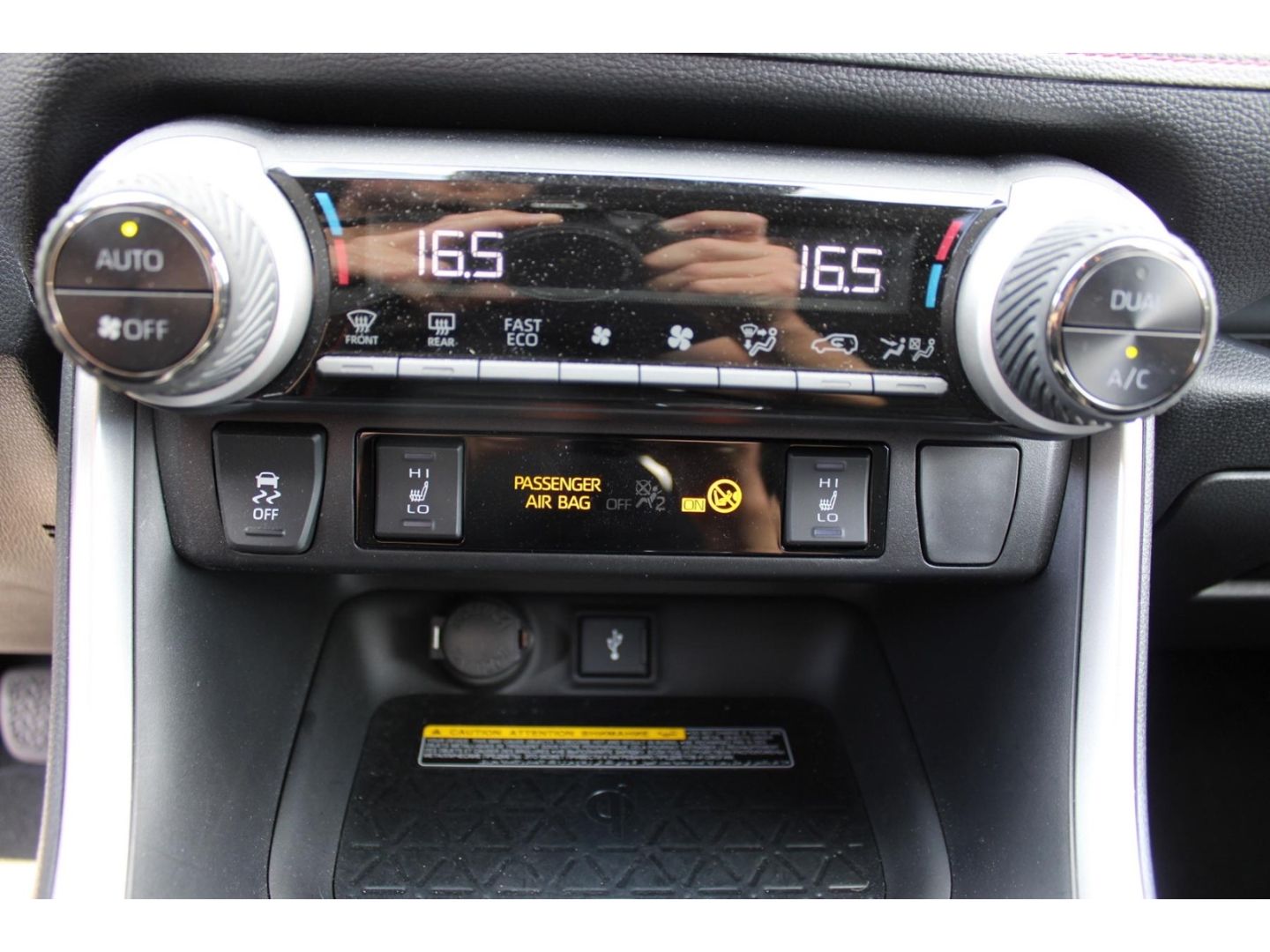 Toyota RAV 4 Plug-In Hybrid 4X4 - Samsaru's Car Outlet