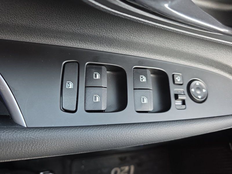 Hyundai i20 1.0 T-GDI 7DCT 17*Alu/LED/Navi/Keyless/ACC/S