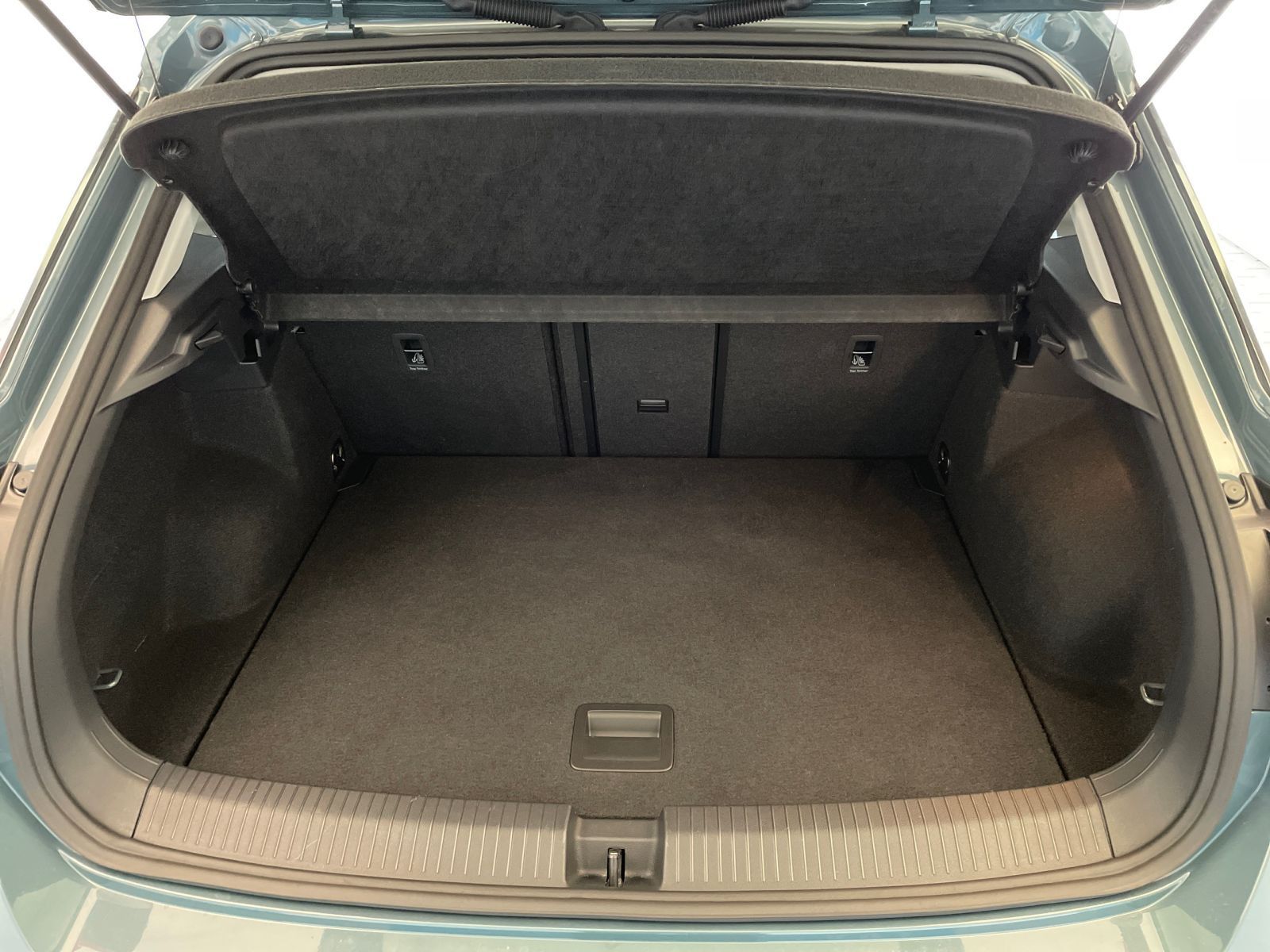 Volkswagen T-Roc Life 1.0 TSI - Samsaru's Car Outlet