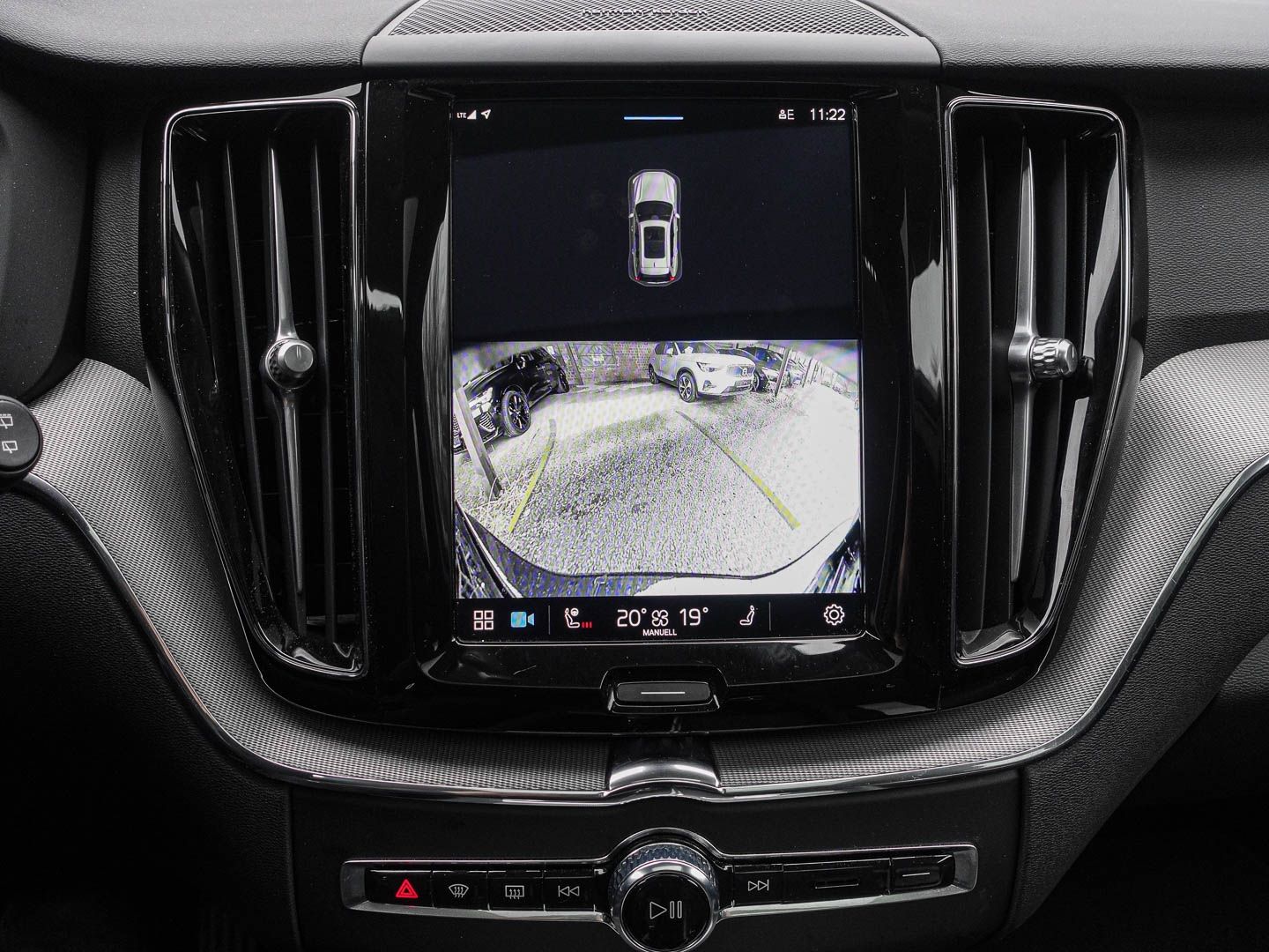 Volvo XC60 Plus Dark Recharge Plug-In Hybrid AWD T6 Tw