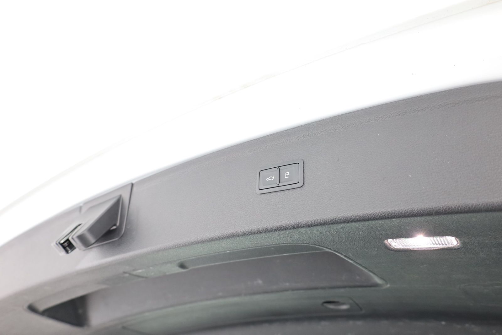Audi Q5 55 TFSIe 2x S-Line quattro - Samsaru's Car Outlet