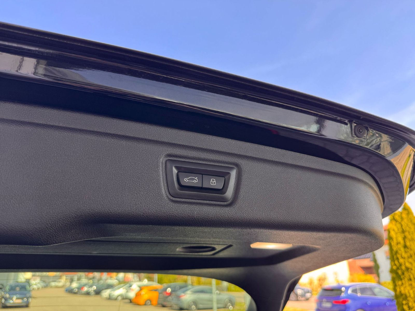 BMW 320 i Touring M-Sport - Samsaru's Car Outlet