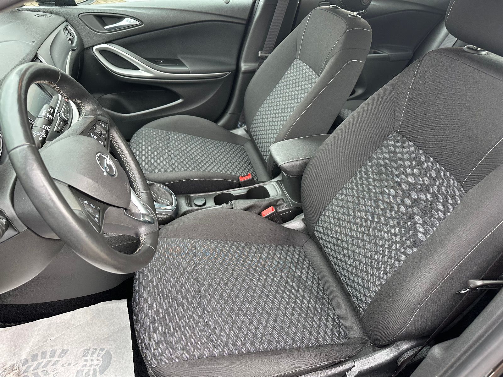 Opel Astra K 1.4 Turbo Sports Tourer Edition - Samsaru's Car Outlet