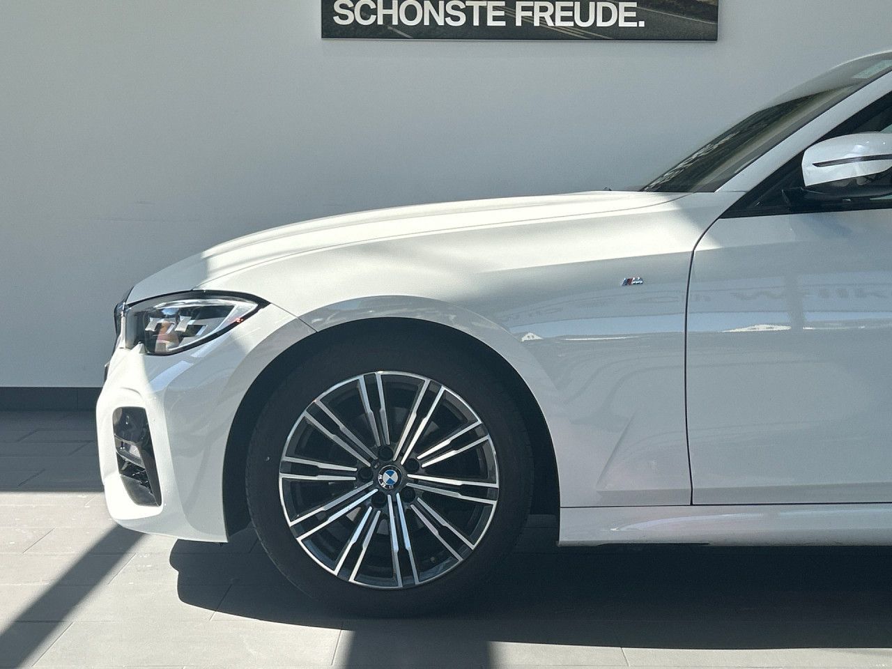 BMW 320i Touring M SPORT - Samsaru's Car Outlet