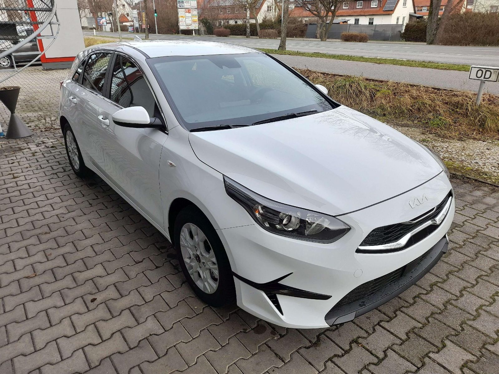 Kia Ceed Vision - Samsaru's Car Outlet