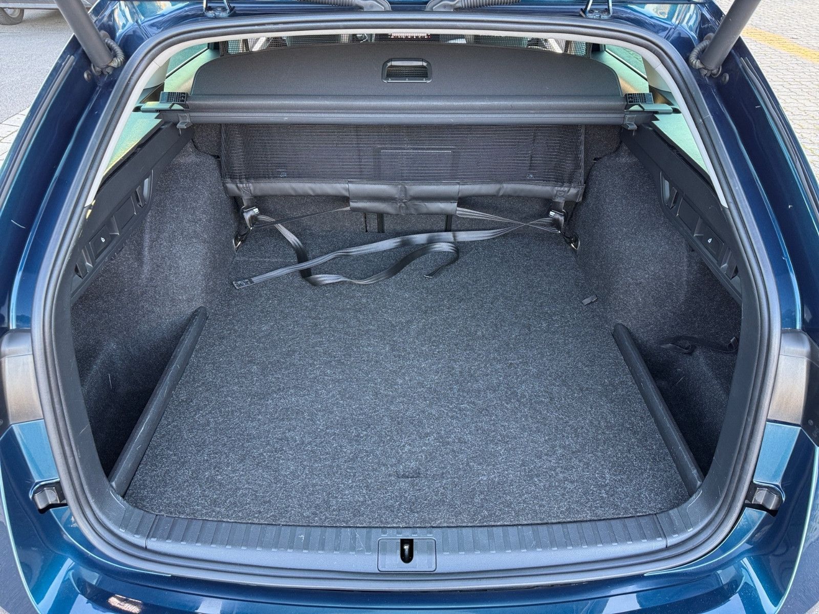 Skoda Octavia Combi 1.4 TSI iV First Edition - Samsaru's Car Outlet