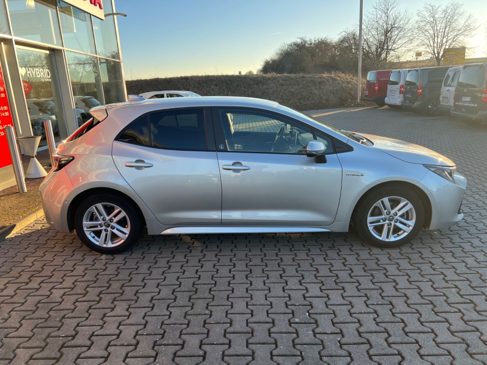 Toyota Corolla Hybrid Team - Samsaru's Car Outlet
