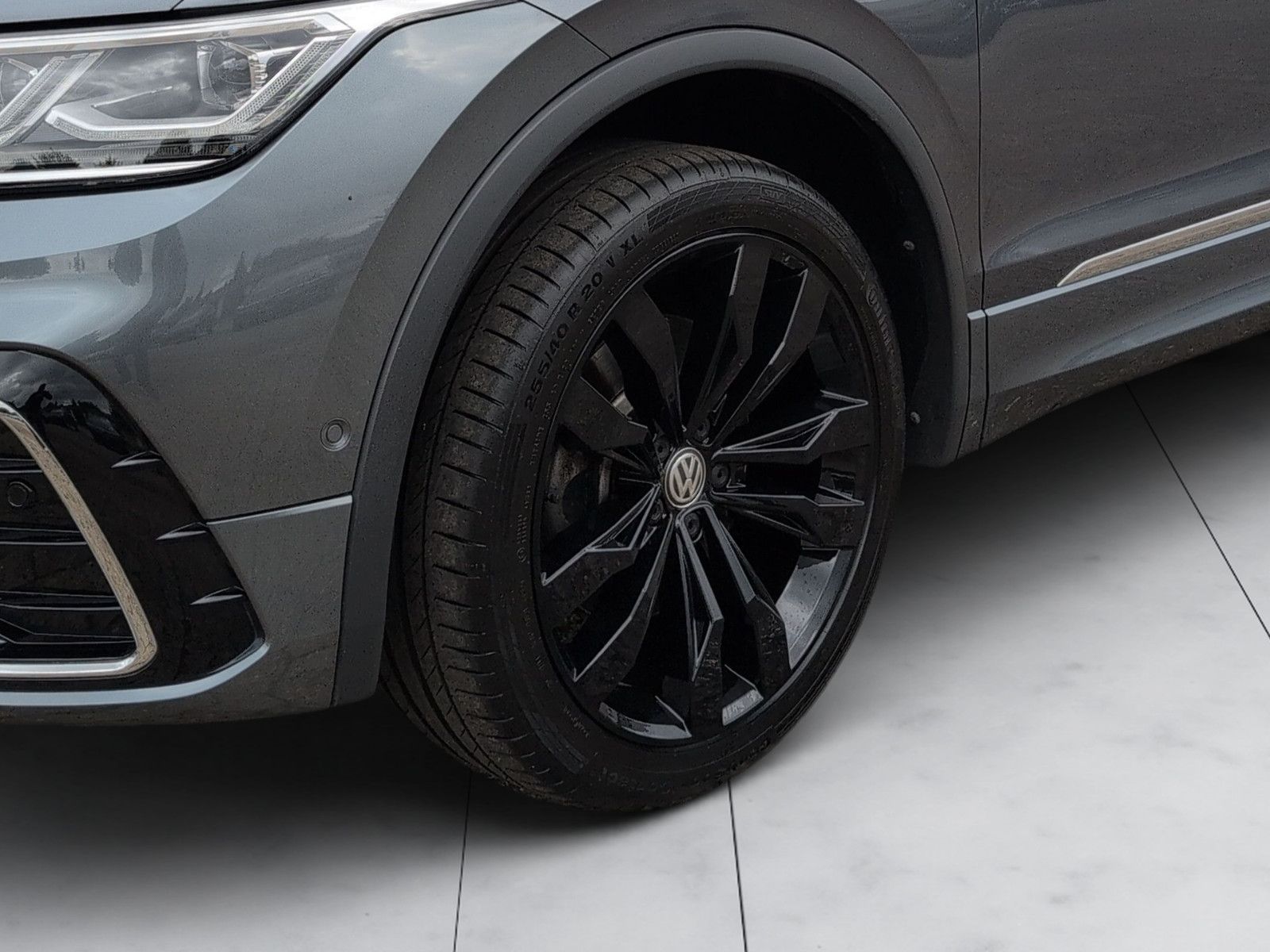 Volkswagen Tiguan Allspace R-LINE AHK-schw LEDER 20" 360°