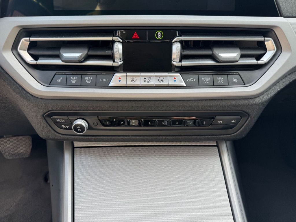 BMW 330e Aut. Advantage - Samsaru's Car Outlet