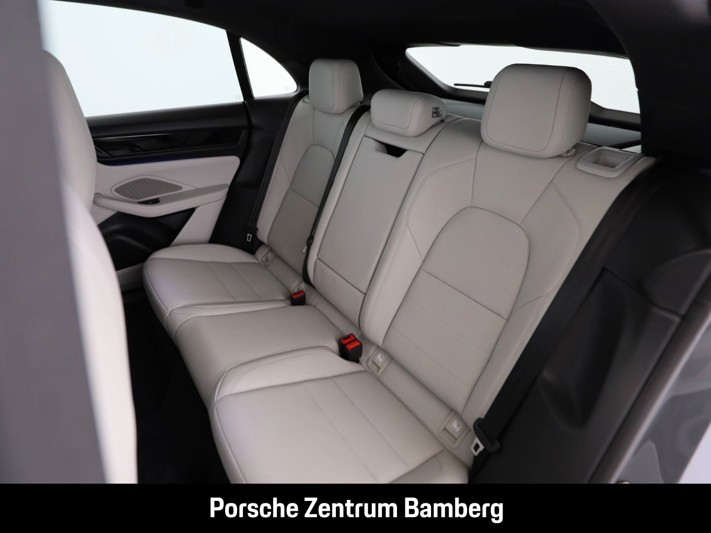Porsche Macan 4/ Luftfahrwerk/ BOSE/ HUD/ AHK/ 360-Grad