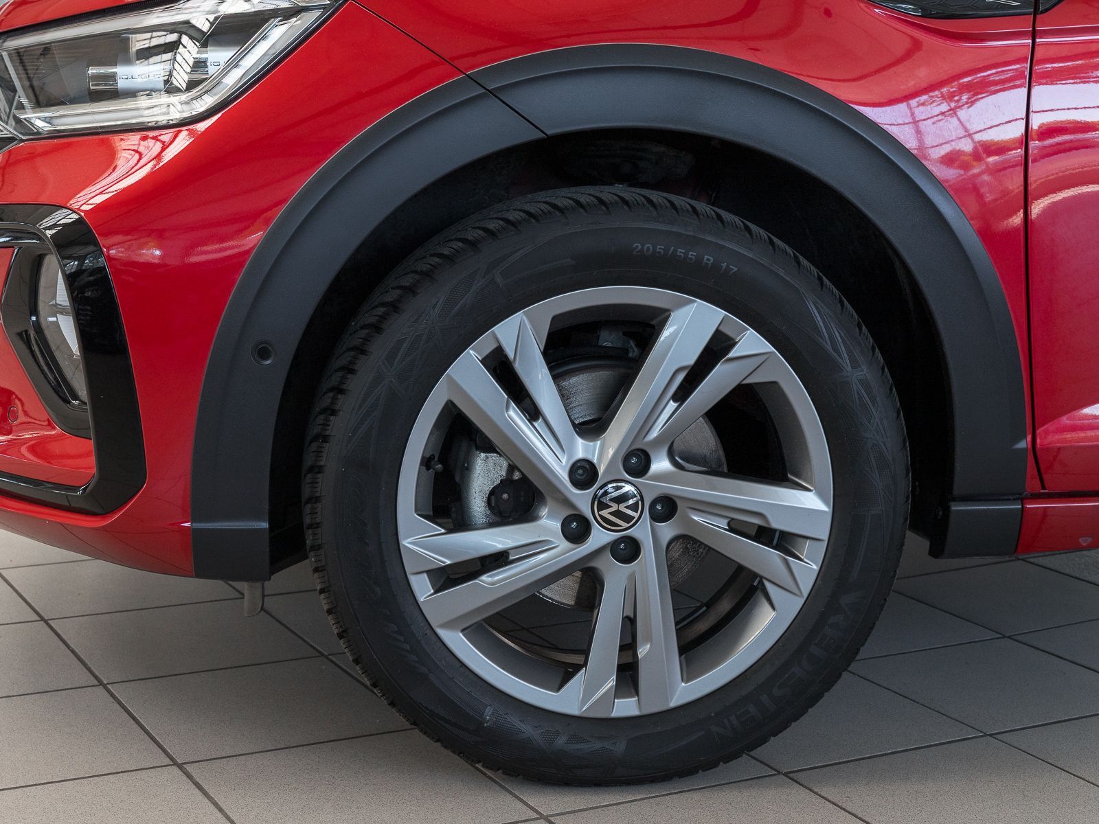 Volkswagen Taigo 1.0 TSI DSG R-LINE - Samsaru's Car Outlet