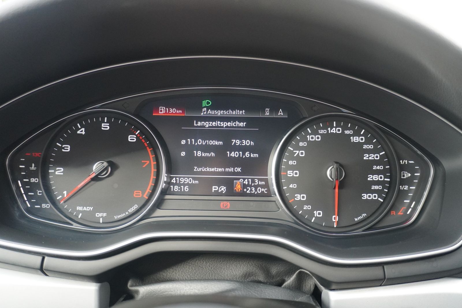 Audi A4 35 2.0 TFSI Avant - Samsaru's Car Outlet