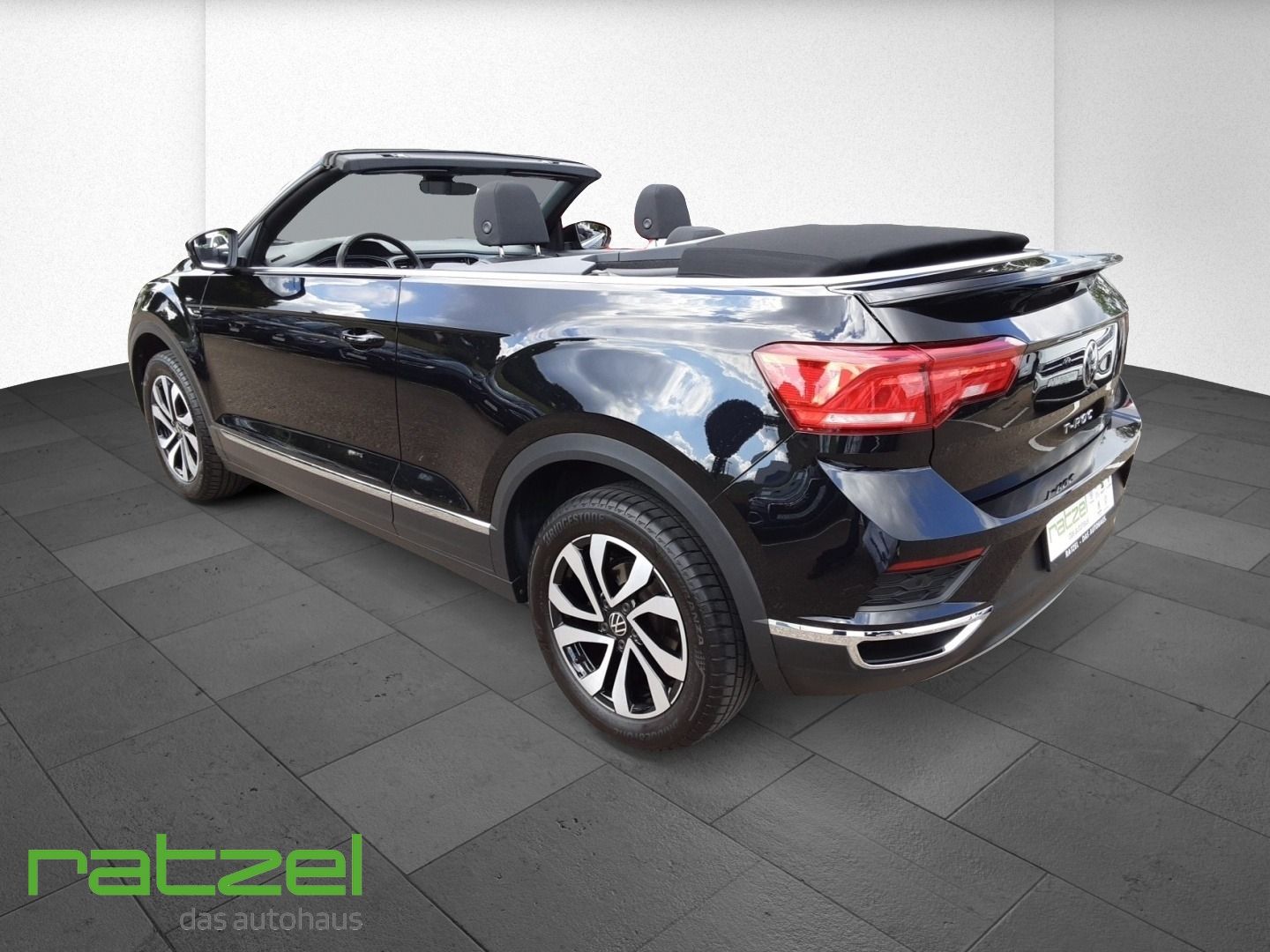 Volkswagen T-Roc 1.5 TSI DSG Active+ - Samsaru's Car Outlet