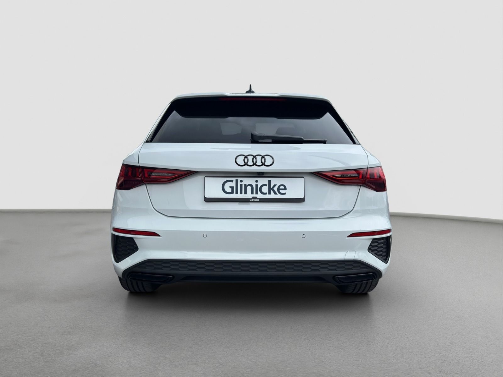 Audi A3 Sportback 45 TFSI e S line - Samsaru's Car Outlet