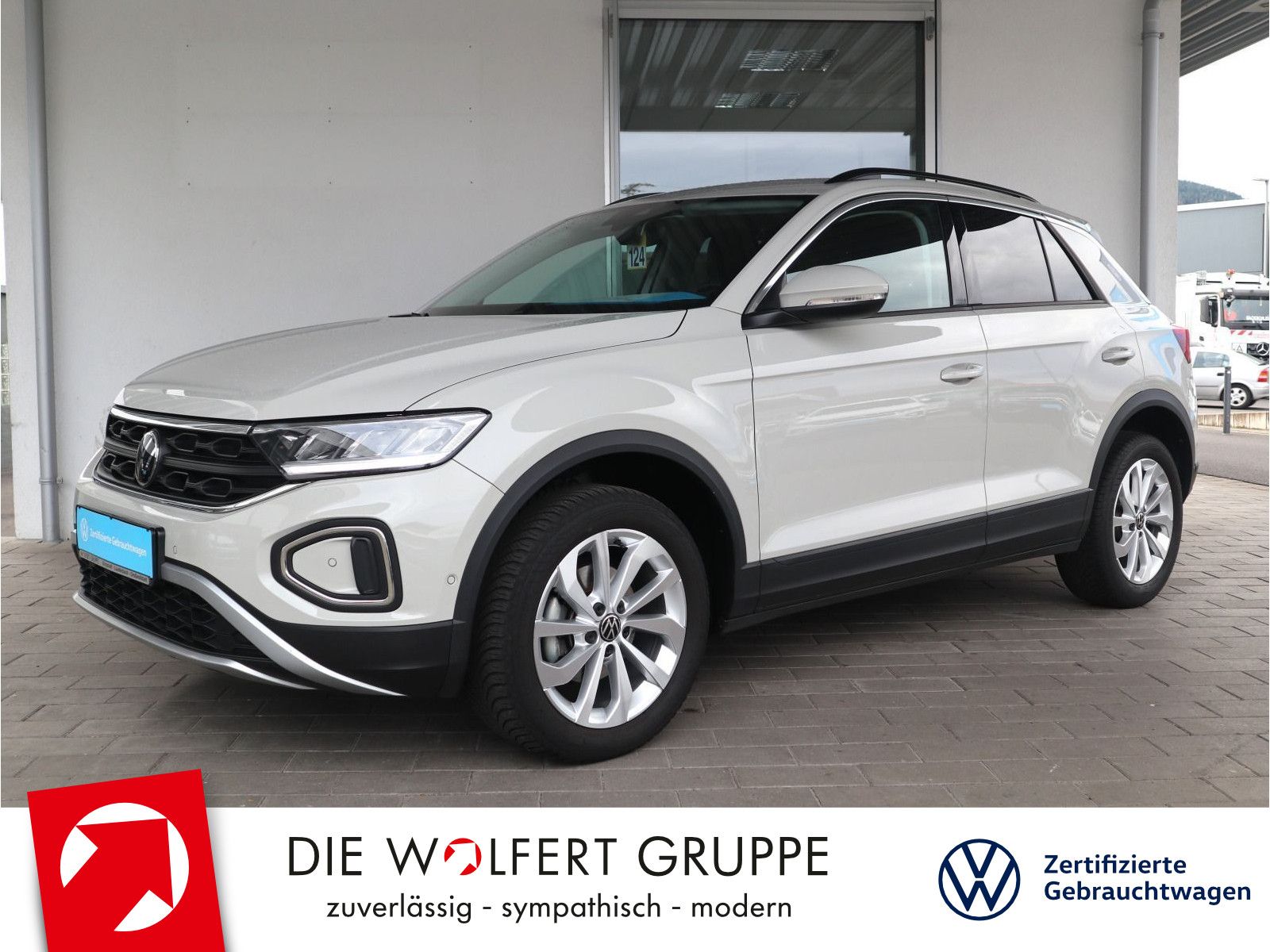 Volkswagen T-Roc 1.5 TSI DSG Life - Samsaru's Car Outlet