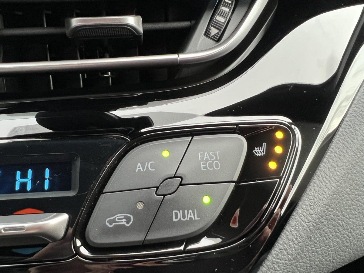 Toyota C-HR 2.0 Hybrid - Samsaru's Car Outlet