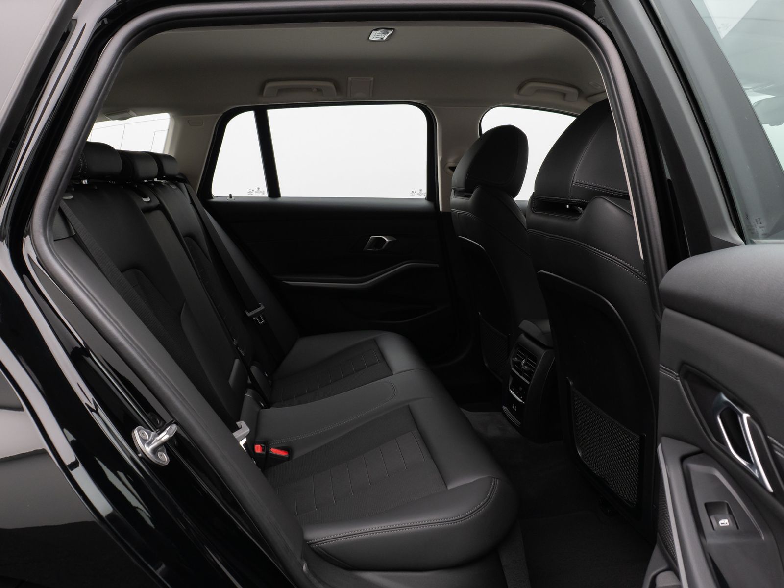 BMW 320d Sport - Samsaru's Car Outlet