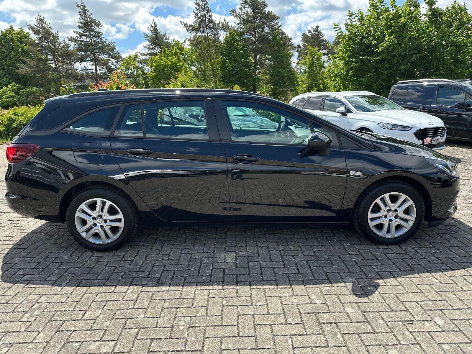 Opel Astra K 1.4 Turbo Sports Tourer Edition - Samsaru's Car Outlet