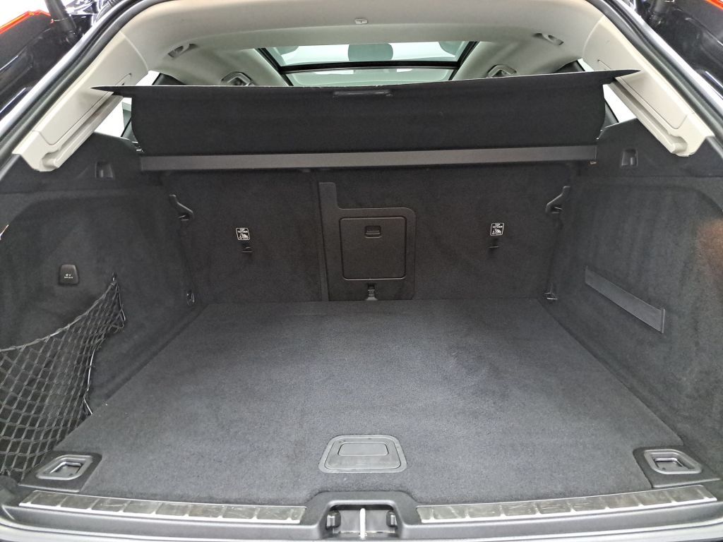 Volvo XC60 D4 Geartronic Momentum Pro - Samsaru's Car Outlet