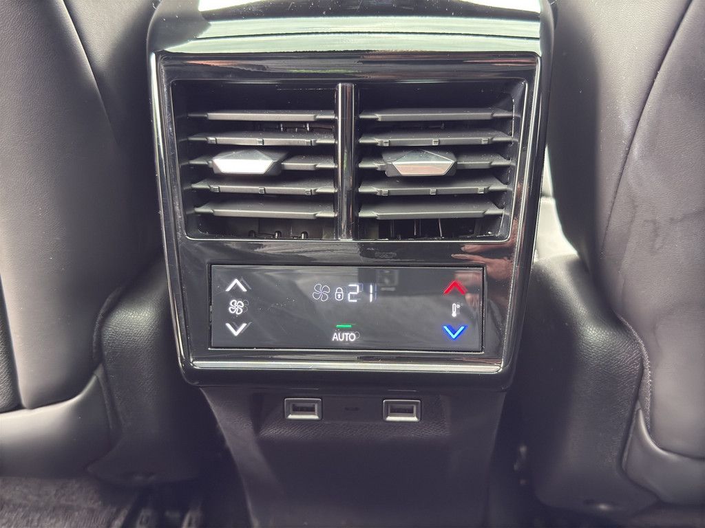 DS Automobiles DS 7 BlueHDI 130 Aut. OPERA LEDER Panoramadach