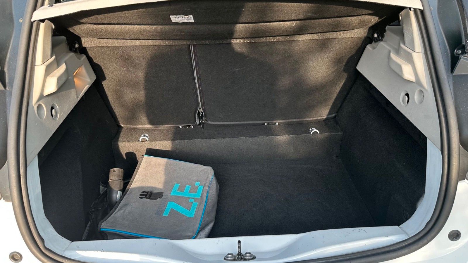 Renault ZOE Zoe Experience - Samsaru's Car Outlet
